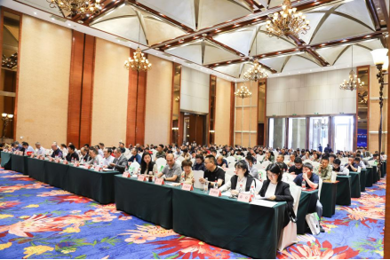 成都市饲料工业协会第五届第二次会员大会暨畜牧兽医科技创新成果转化大会和安全生产培训会圆满召开(1)247.png